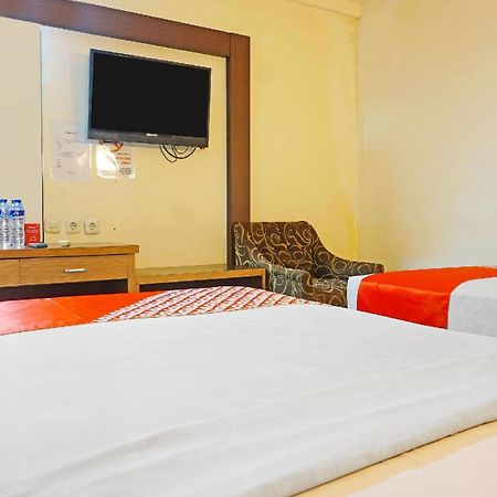 Collection O Losari Near Pantai Losari Formerly Hotel Grand Populer Μακασάρ Εξωτερικό φωτογραφία