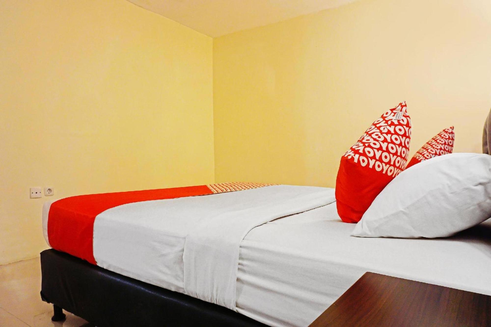 Collection O Losari Near Pantai Losari Formerly Hotel Grand Populer Μακασάρ Εξωτερικό φωτογραφία