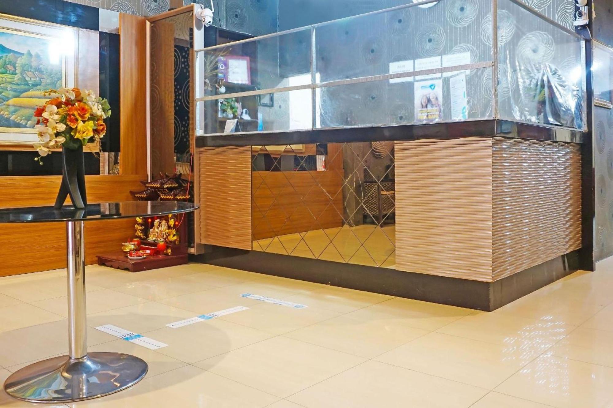Collection O Losari Near Pantai Losari Formerly Hotel Grand Populer Μακασάρ Εξωτερικό φωτογραφία